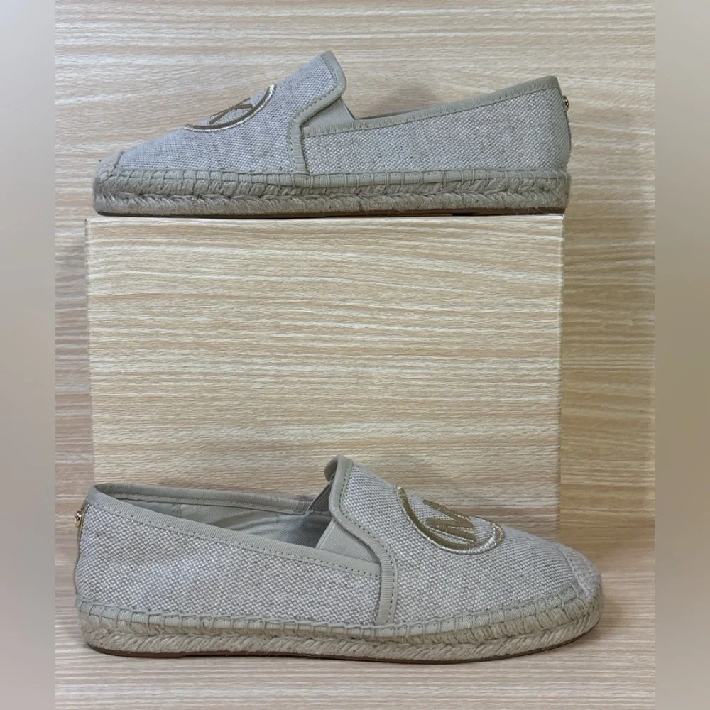Michael Kors MK Logo Espadrilles Mismatched Pair 7M & 8M Beige Flats